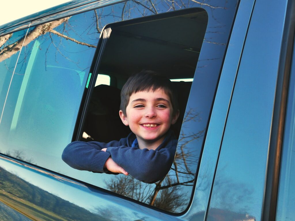 Alexandre dans le van Vanou