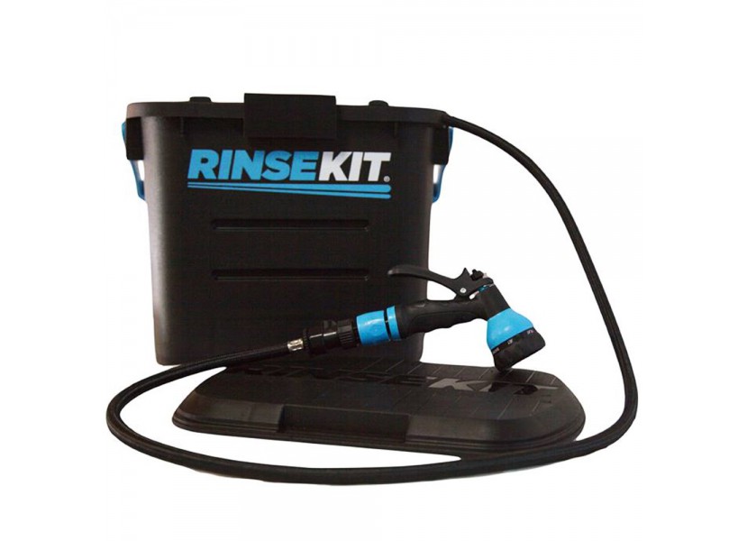 Douche portable RinseKit pour se doucher en van